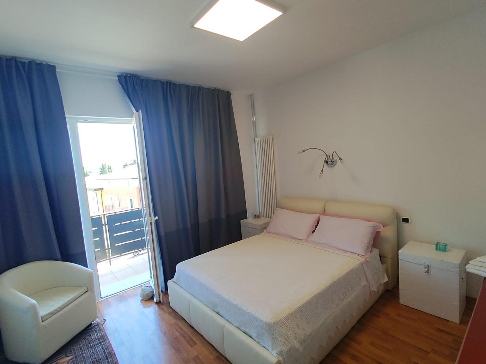 Garda 33 Caprino Veronese Apartment Стая снимка